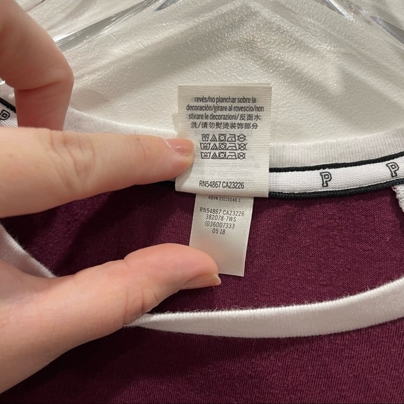 Pink VS Burgundy Short Sleeve Spellout Trim Crew Neck Size Small Casual - Picture 6 of 7